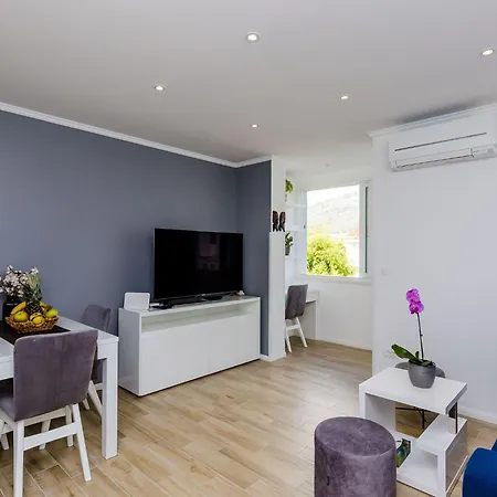 Bianco - One Bedroom